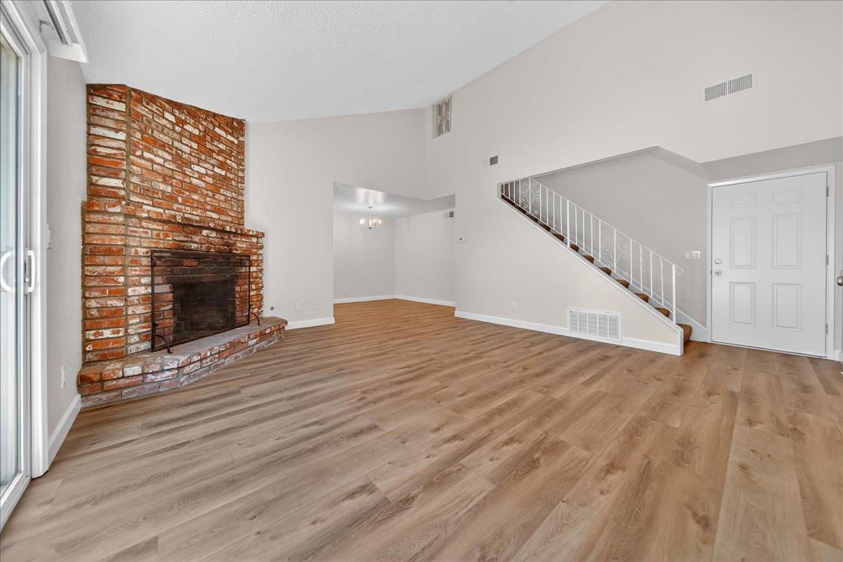 Detail Gallery Image 5 of 20 For 1605 Cherokee Dr, Salinas,  CA 93906 - 3 Beds | 2 Baths