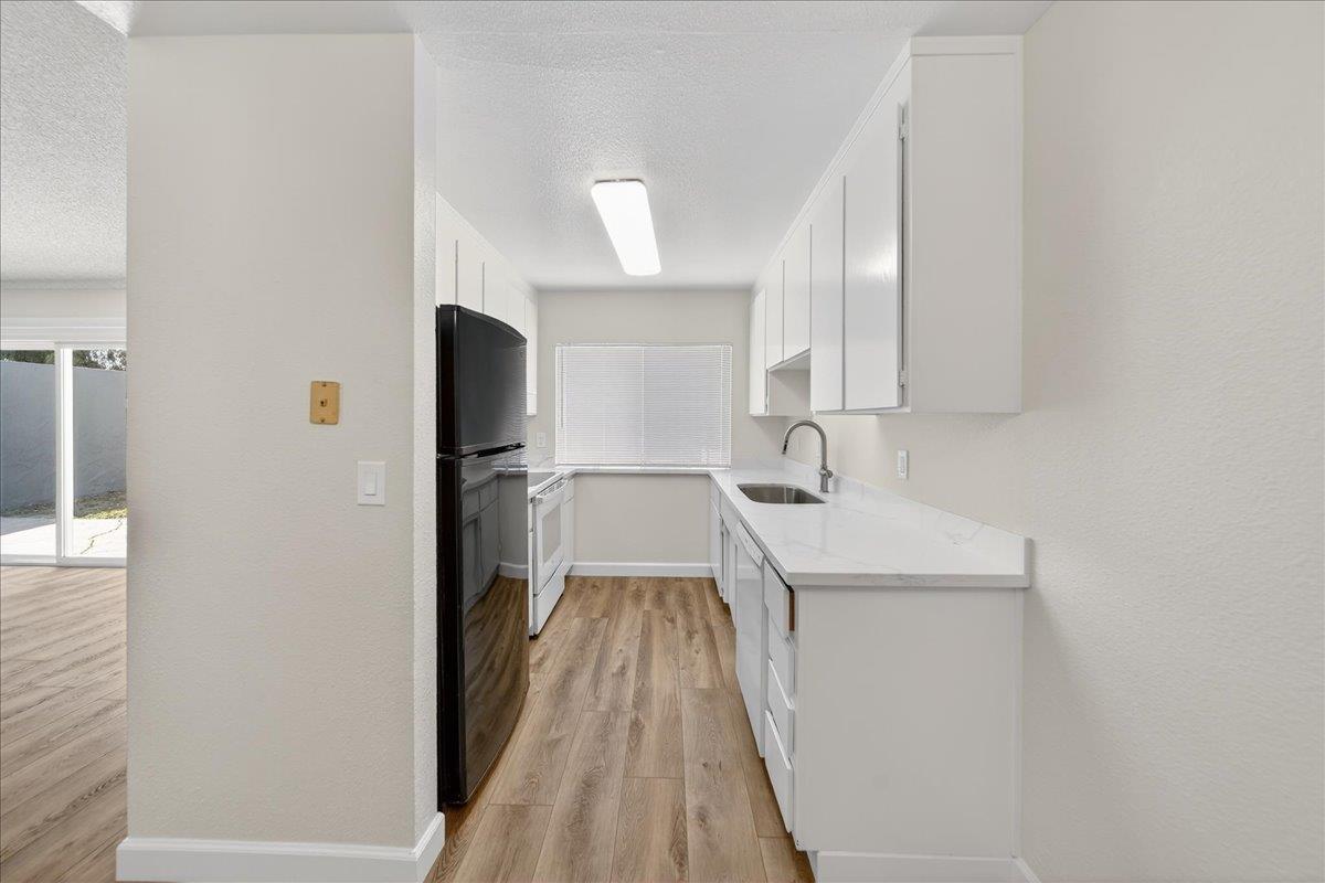 Detail Gallery Image 7 of 20 For 1605 Cherokee Dr, Salinas,  CA 93906 - 3 Beds | 2 Baths