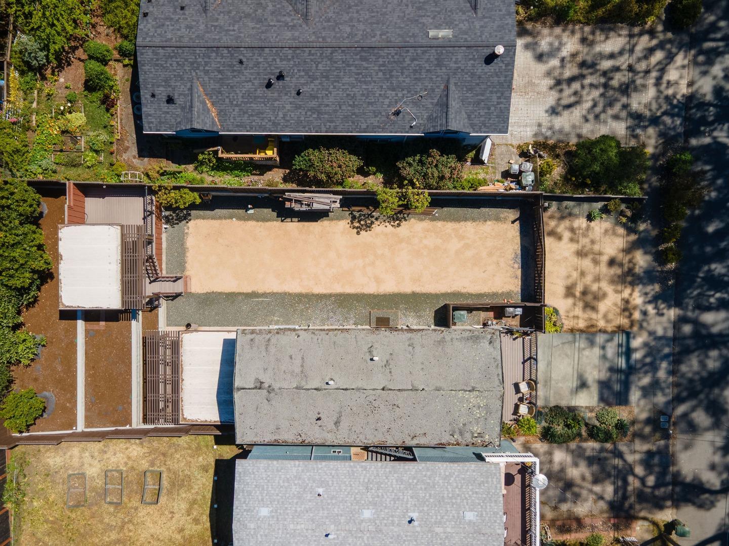 Detail Gallery Image 16 of 22 For 523 the Alameda, El Granada,  CA 94018 - 3 Beds | 2 Baths