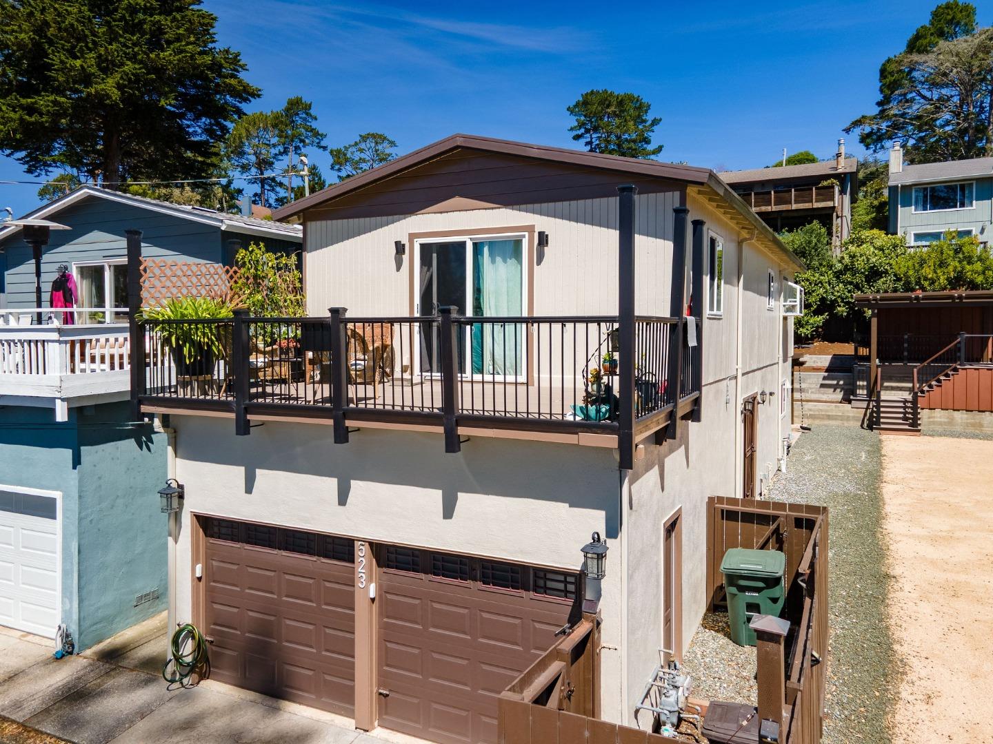 Detail Gallery Image 2 of 22 For 523 the Alameda, El Granada,  CA 94018 - 3 Beds | 2 Baths