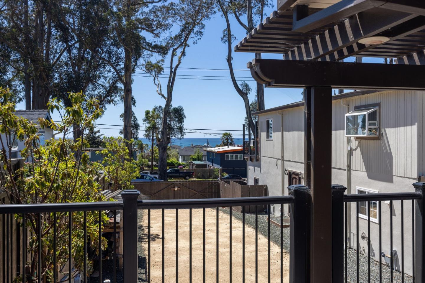 Detail Gallery Image 21 of 22 For 523 the Alameda, El Granada,  CA 94018 - 3 Beds | 2 Baths