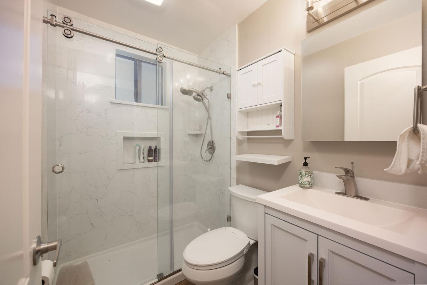 Detail Gallery Image 7 of 22 For 523 the Alameda, El Granada,  CA 94018 - 3 Beds | 2 Baths