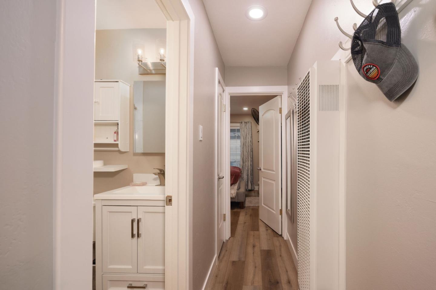 Detail Gallery Image 8 of 22 For 523 the Alameda, El Granada,  CA 94018 - 3 Beds | 2 Baths