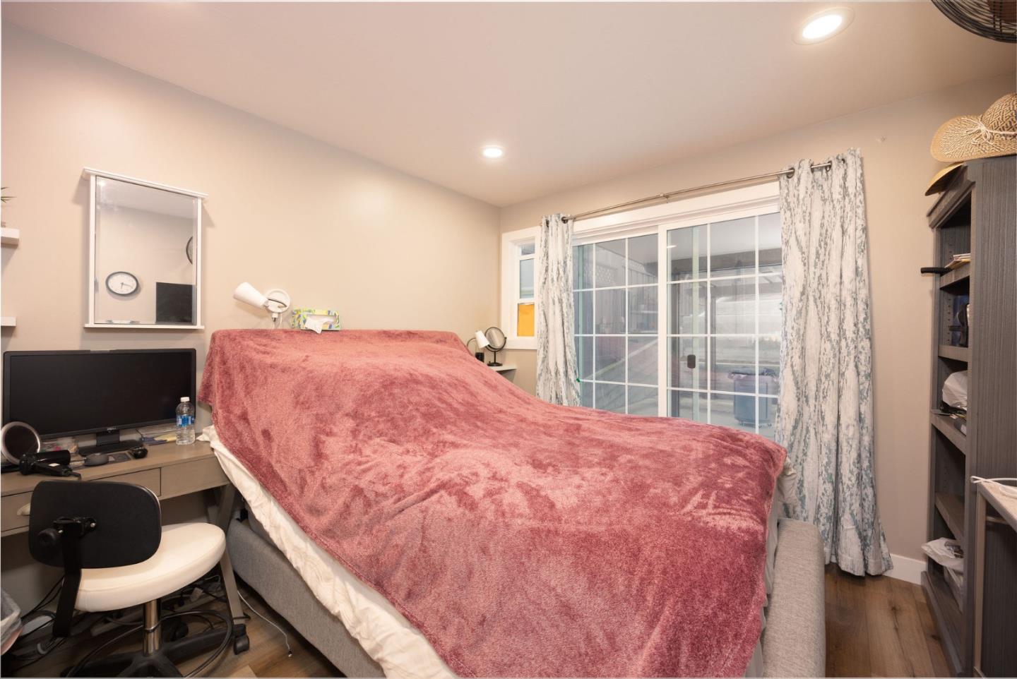 Detail Gallery Image 9 of 22 For 523 the Alameda, El Granada,  CA 94018 - 3 Beds | 2 Baths