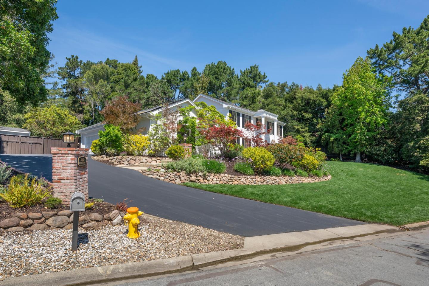 Detail Gallery Image 10 of 74 For 740 Clydesdale Dr, Hillsborough,  CA 94010 - 5 Beds | 3/1 Baths