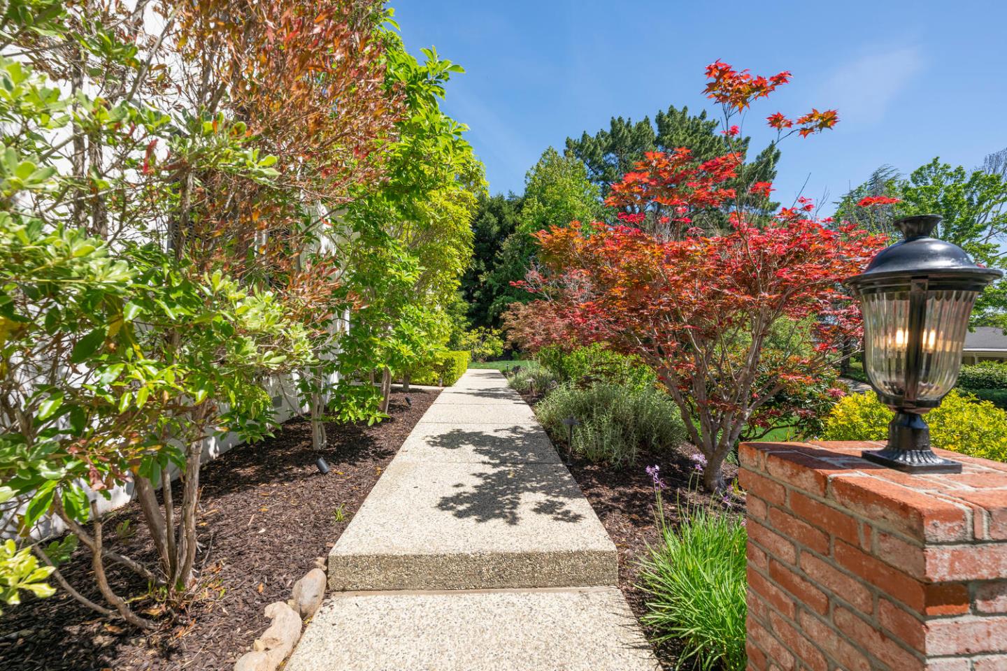 Detail Gallery Image 14 of 74 For 740 Clydesdale Dr, Hillsborough,  CA 94010 - 5 Beds | 3/1 Baths