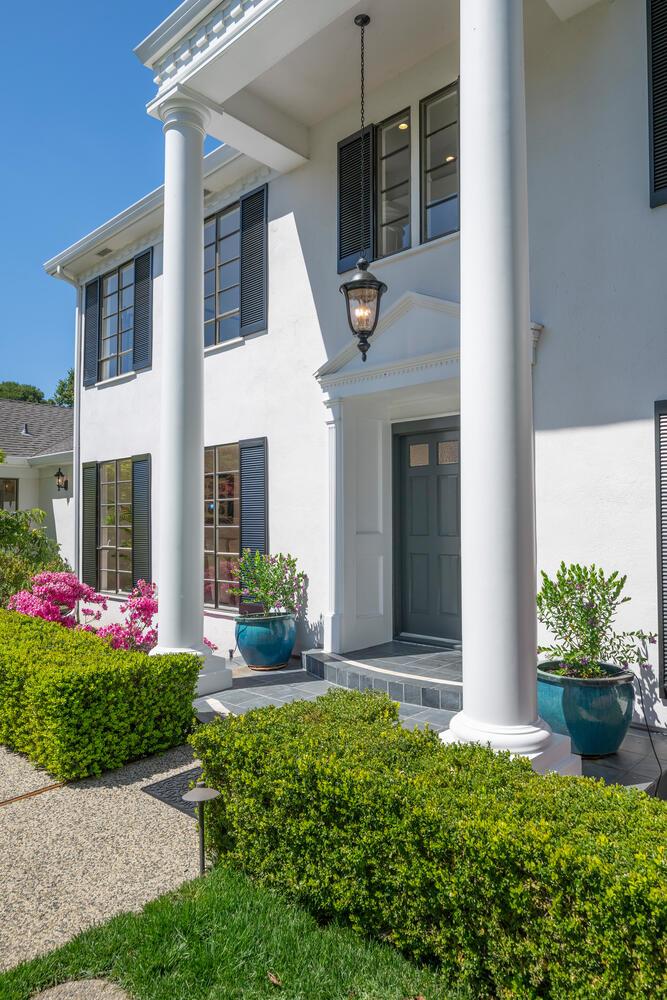 Detail Gallery Image 17 of 74 For 740 Clydesdale Dr, Hillsborough,  CA 94010 - 5 Beds | 3/1 Baths