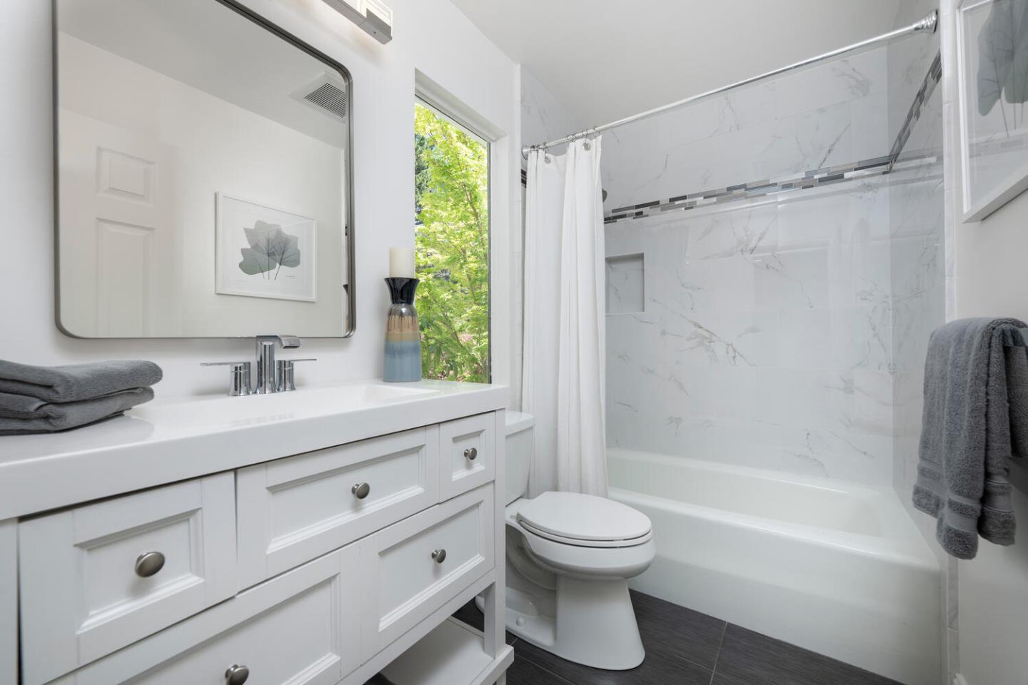 Detail Gallery Image 41 of 74 For 740 Clydesdale Dr, Hillsborough,  CA 94010 - 5 Beds | 3/1 Baths