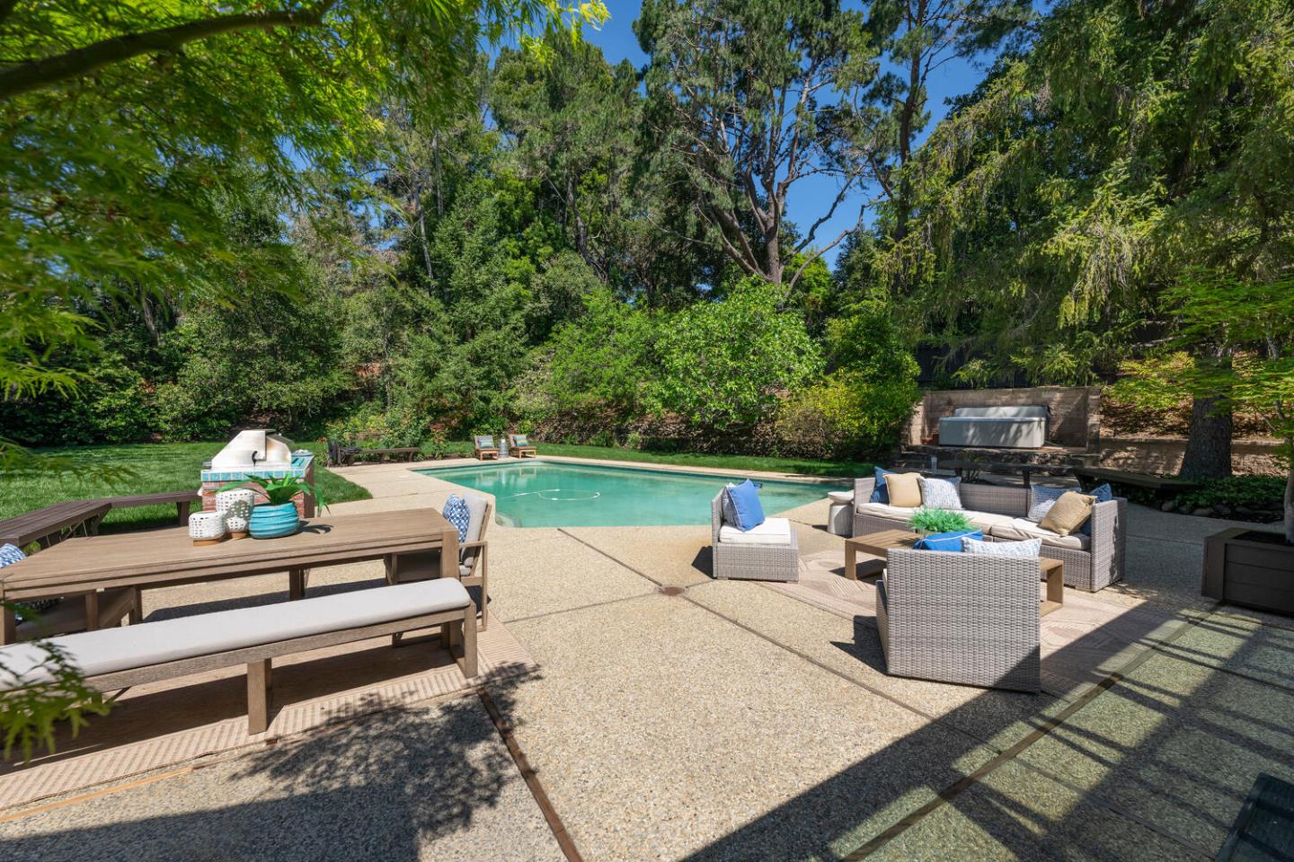 Detail Gallery Image 59 of 74 For 740 Clydesdale Dr, Hillsborough,  CA 94010 - 5 Beds | 3/1 Baths