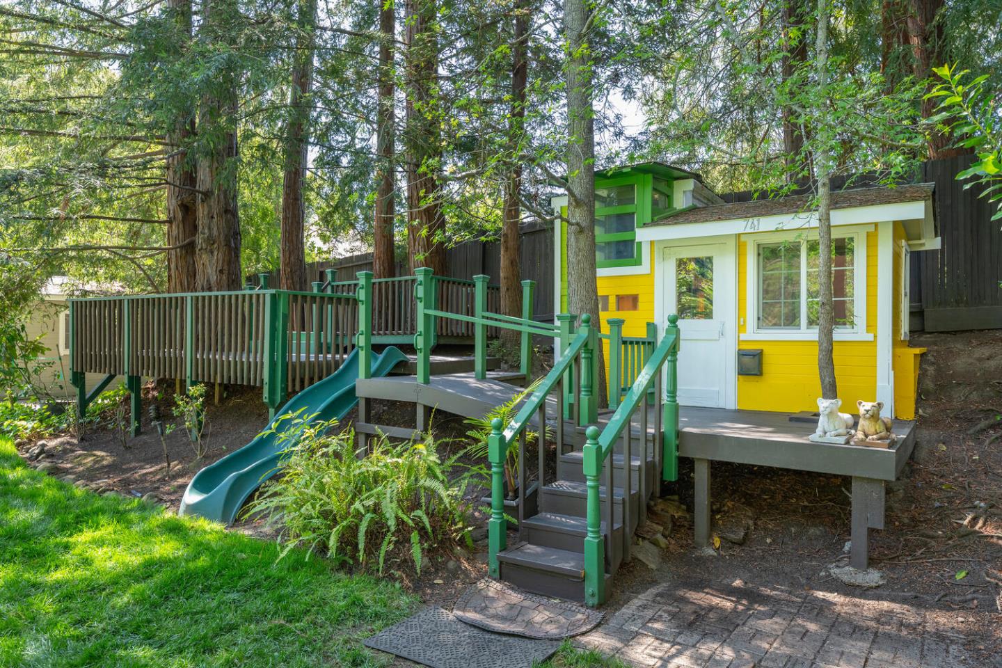 Detail Gallery Image 62 of 74 For 740 Clydesdale Dr, Hillsborough,  CA 94010 - 5 Beds | 3/1 Baths