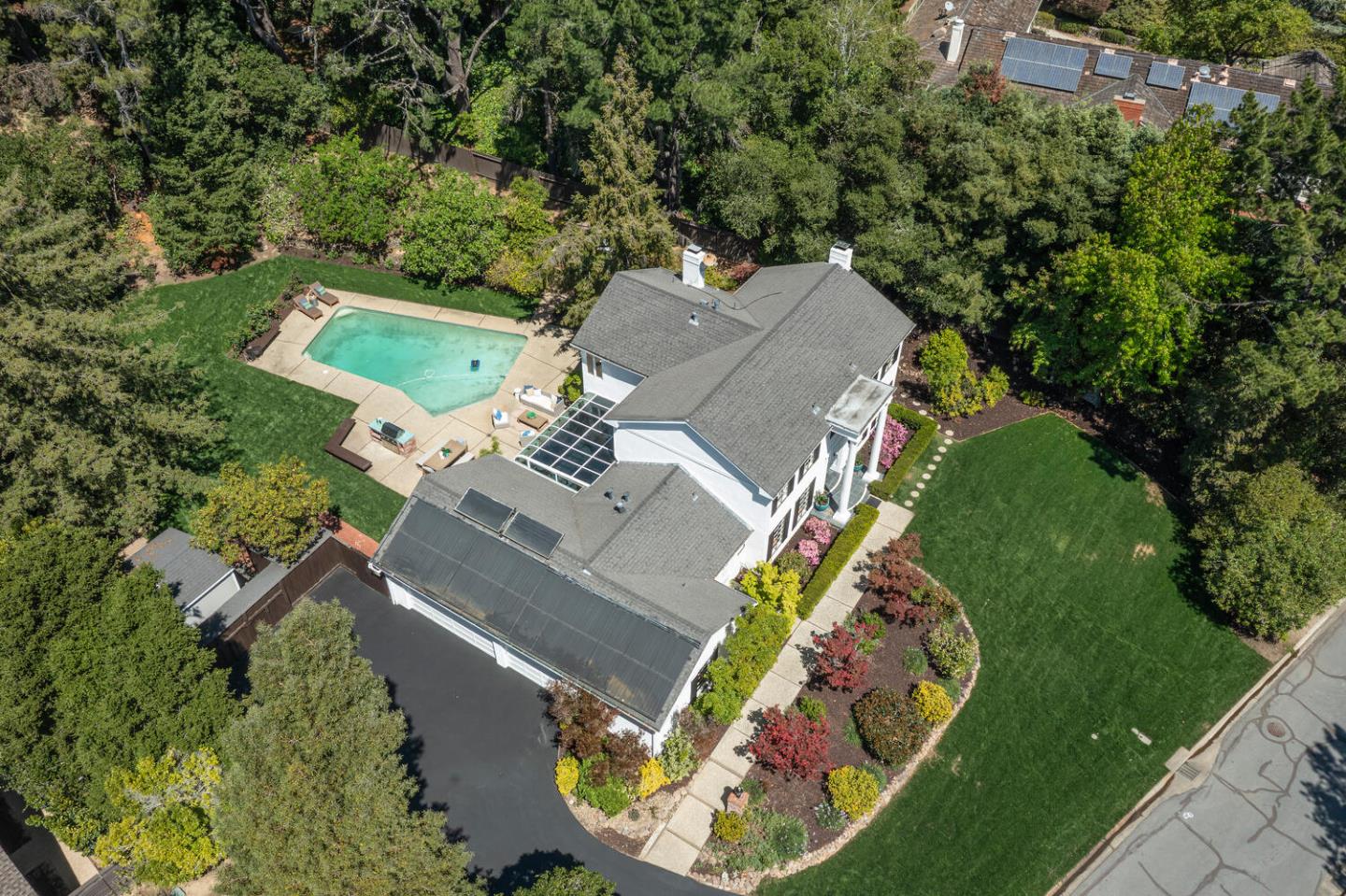 Detail Gallery Image 7 of 74 For 740 Clydesdale Dr, Hillsborough,  CA 94010 - 5 Beds | 3/1 Baths