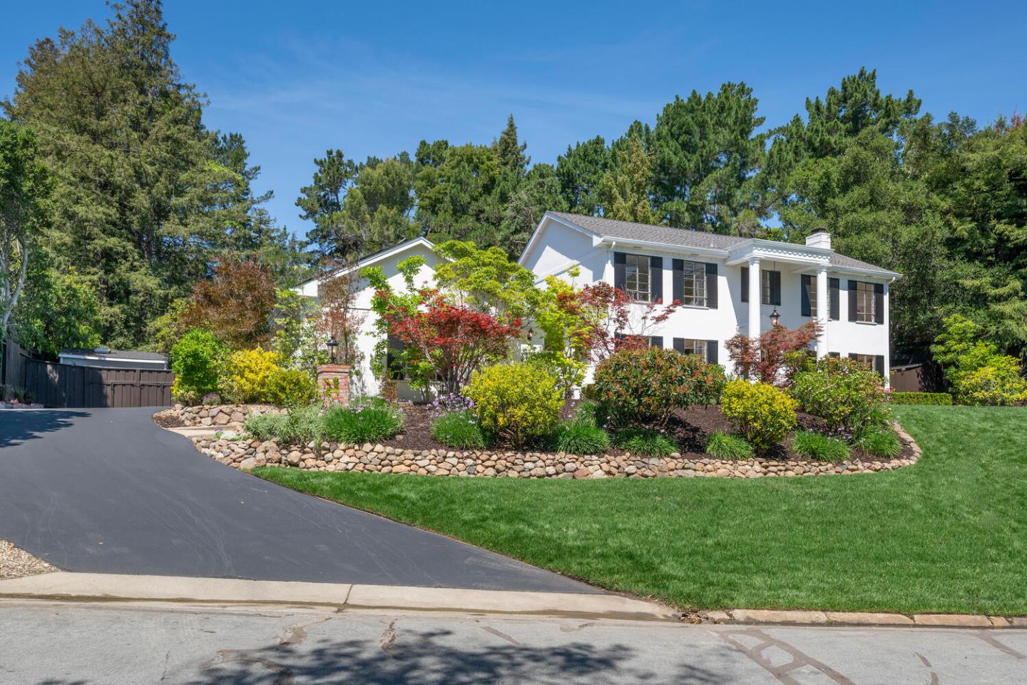 Detail Gallery Image 9 of 74 For 740 Clydesdale Dr, Hillsborough,  CA 94010 - 5 Beds | 3/1 Baths