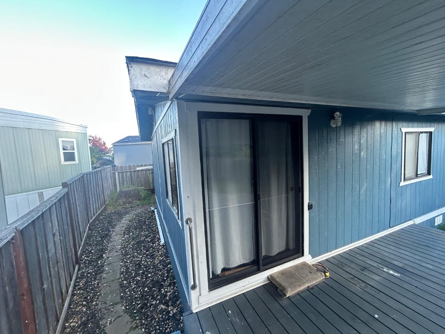 Detail Gallery Image 8 of 18 For 1555 Merrill St #15,  Santa Cruz,  CA 95062 - 2 Beds | 2 Baths