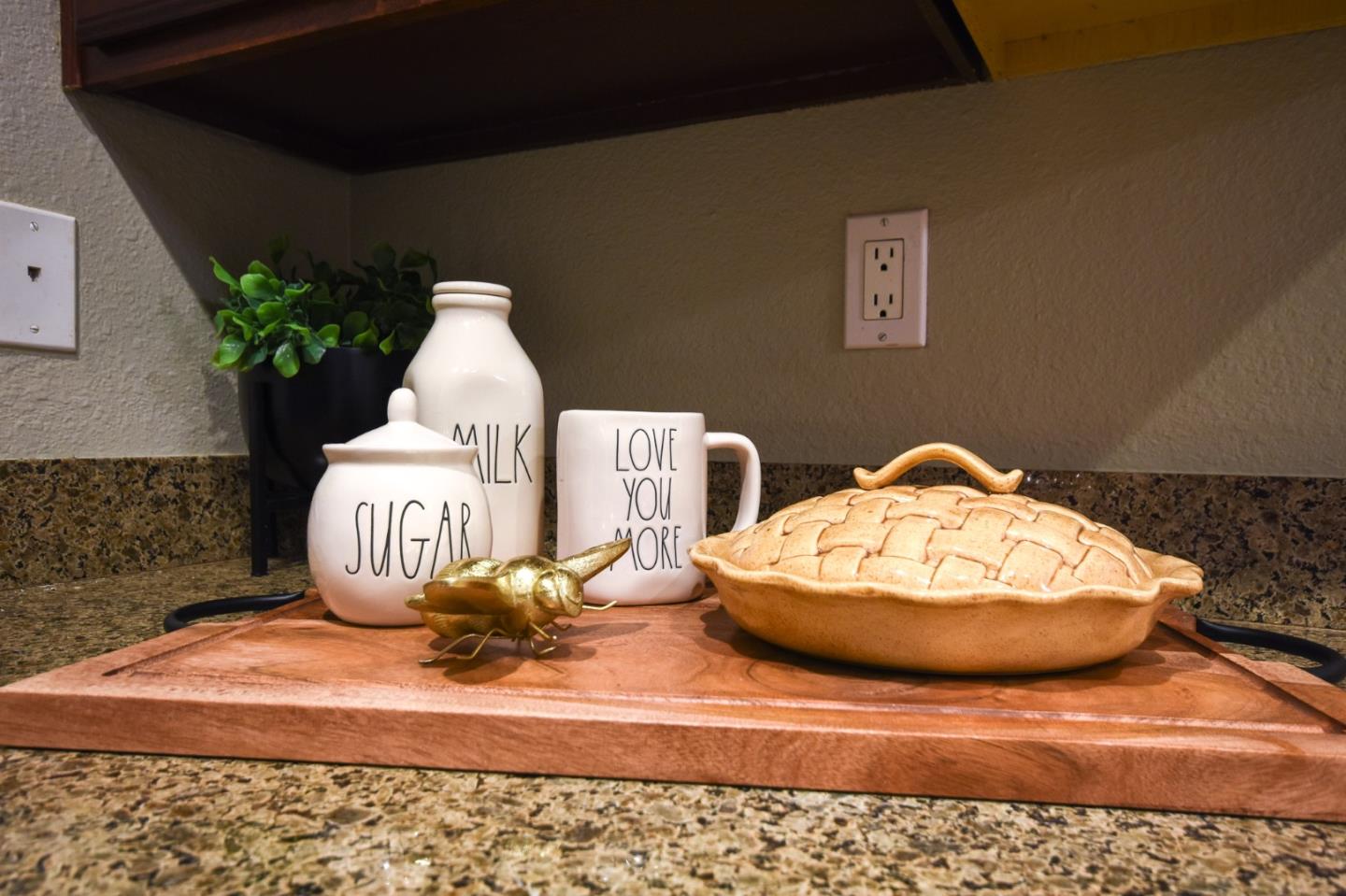 Detail Gallery Image 4 of 41 For 768 Teatree Ct, San Jose,  CA 95128 - 2 Beds | 2 Baths