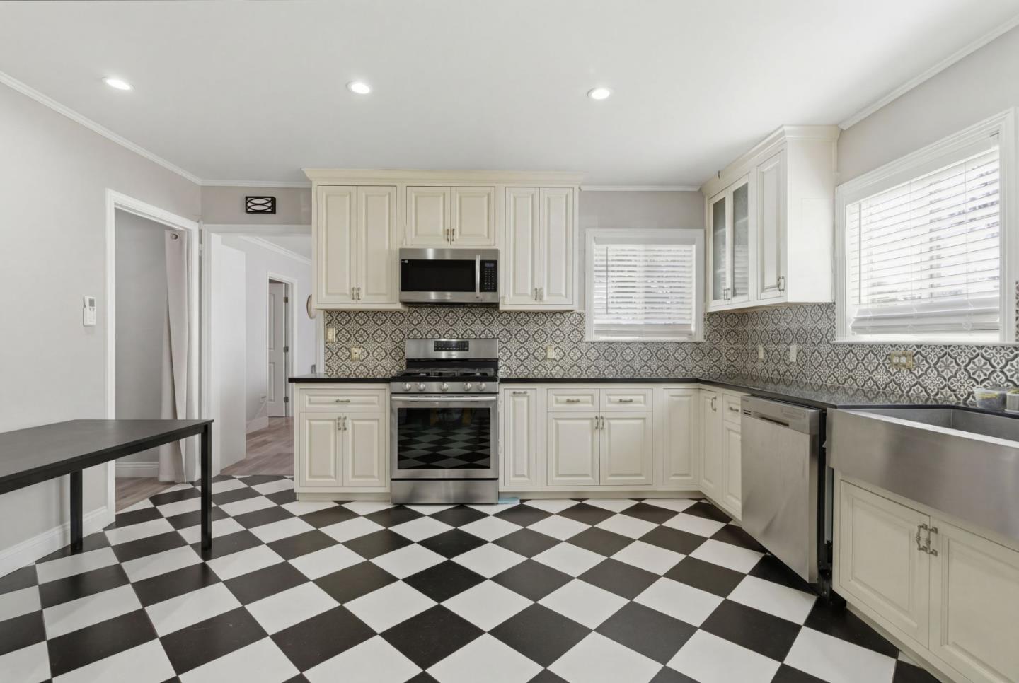 Detail Gallery Image 20 of 45 For 83 N King Rd, San Jose,  CA 95116 - 3 Beds | 1 Baths