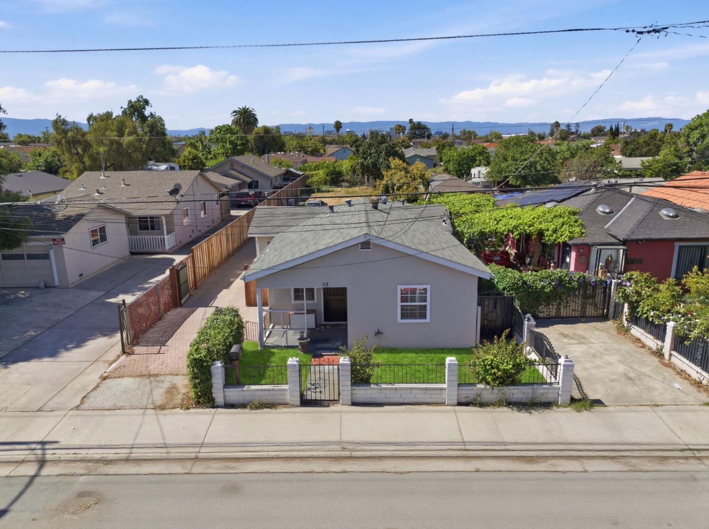 Detail Gallery Image 3 of 45 For 83 N King Rd, San Jose,  CA 95116 - 3 Beds | 1 Baths