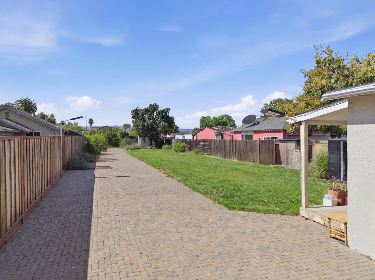 Detail Gallery Image 5 of 45 For 83 N King Rd, San Jose,  CA 95116 - 3 Beds | 1 Baths