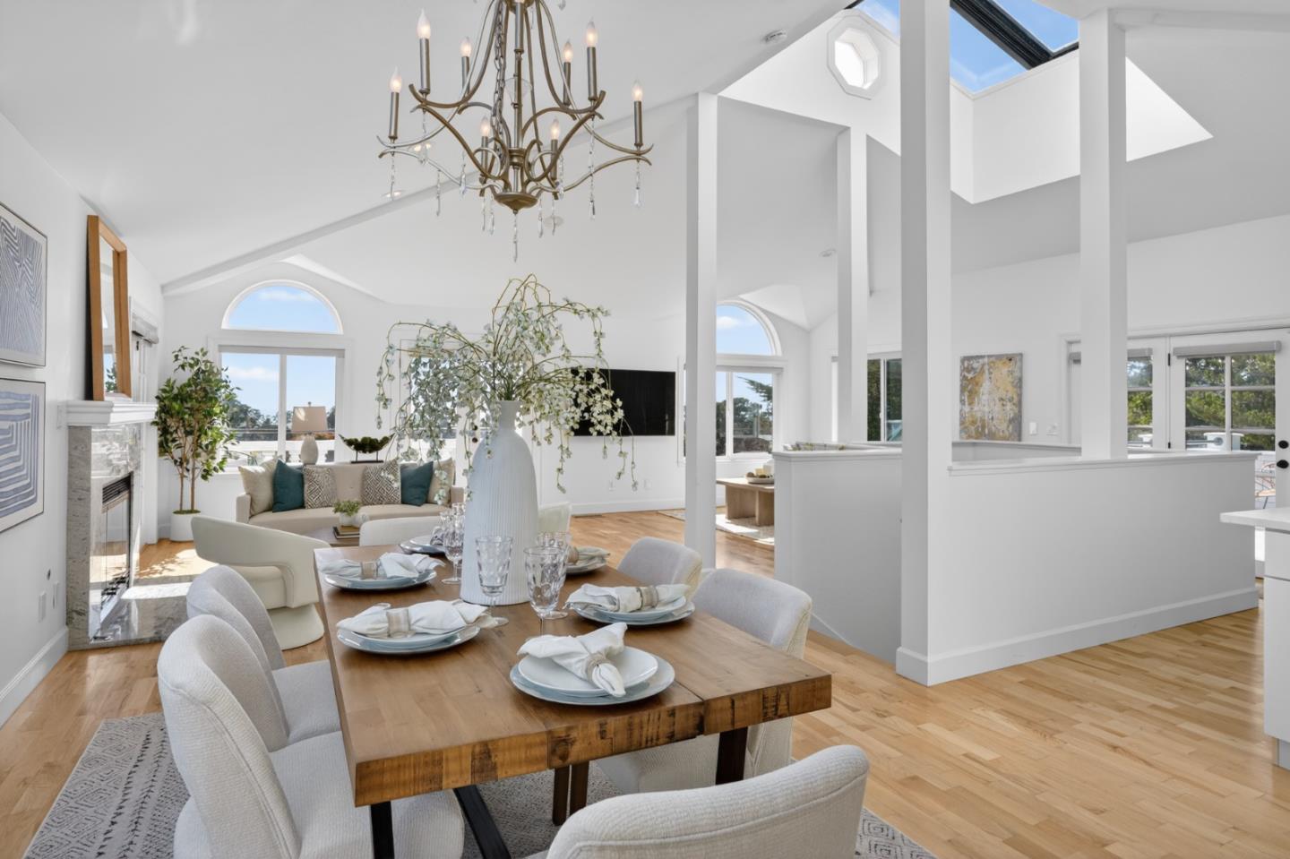 Detail Gallery Image 8 of 28 For 255 Thunderbird Dr, Aptos,  CA 95003 - 3 Beds | 2/1 Baths