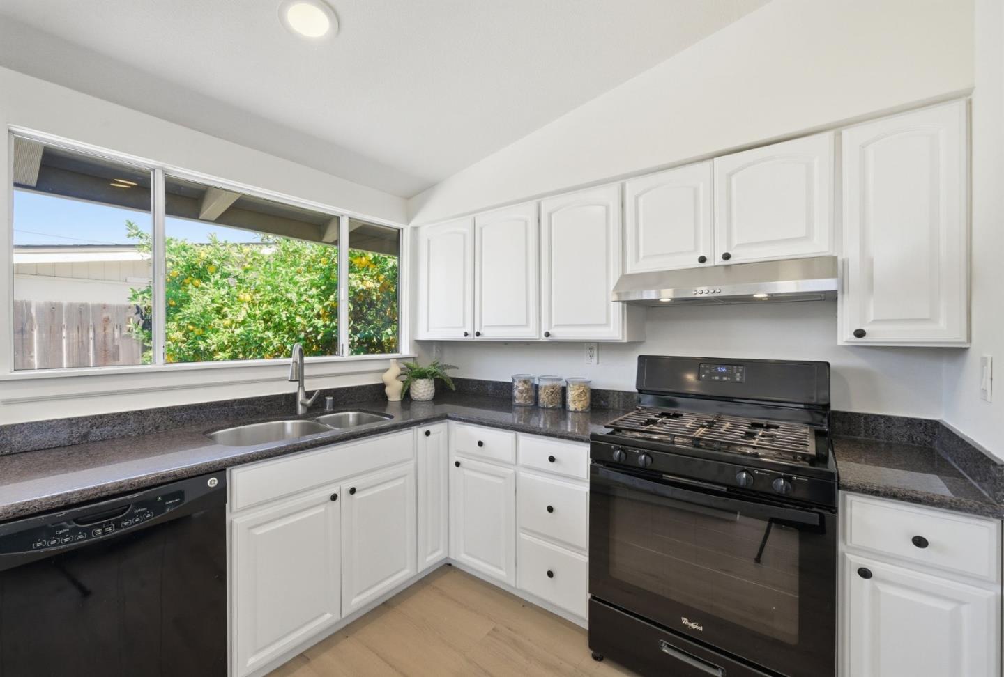 Detail Gallery Image 11 of 28 For 1377 Sandia Ave, Sunnyvale,  CA 94089 - 3 Beds | 2 Baths