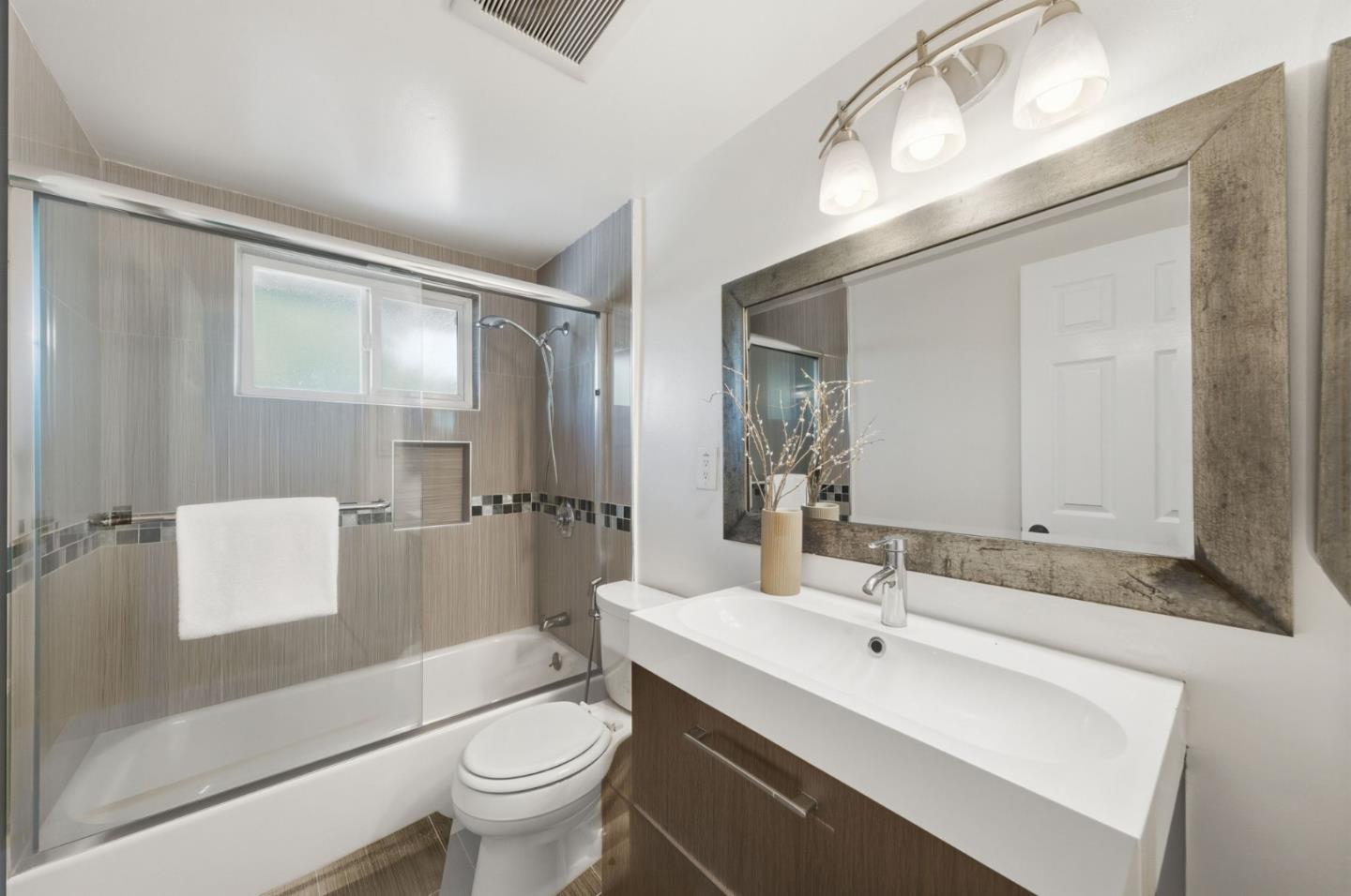 Detail Gallery Image 17 of 28 For 1377 Sandia Ave, Sunnyvale,  CA 94089 - 3 Beds | 2 Baths