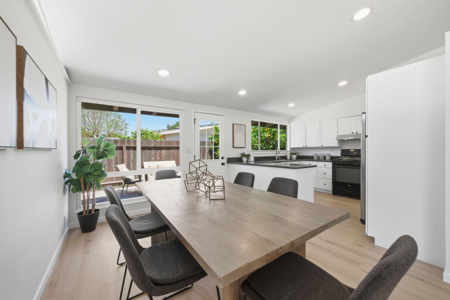 Detail Gallery Image 6 of 28 For 1377 Sandia Ave, Sunnyvale,  CA 94089 - 3 Beds | 2 Baths