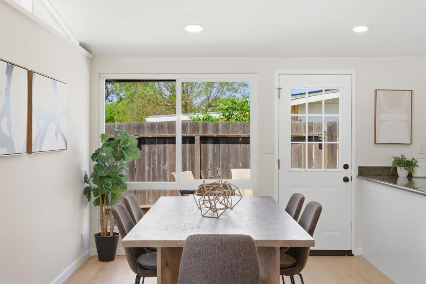 Detail Gallery Image 7 of 28 For 1377 Sandia Ave, Sunnyvale,  CA 94089 - 3 Beds | 2 Baths