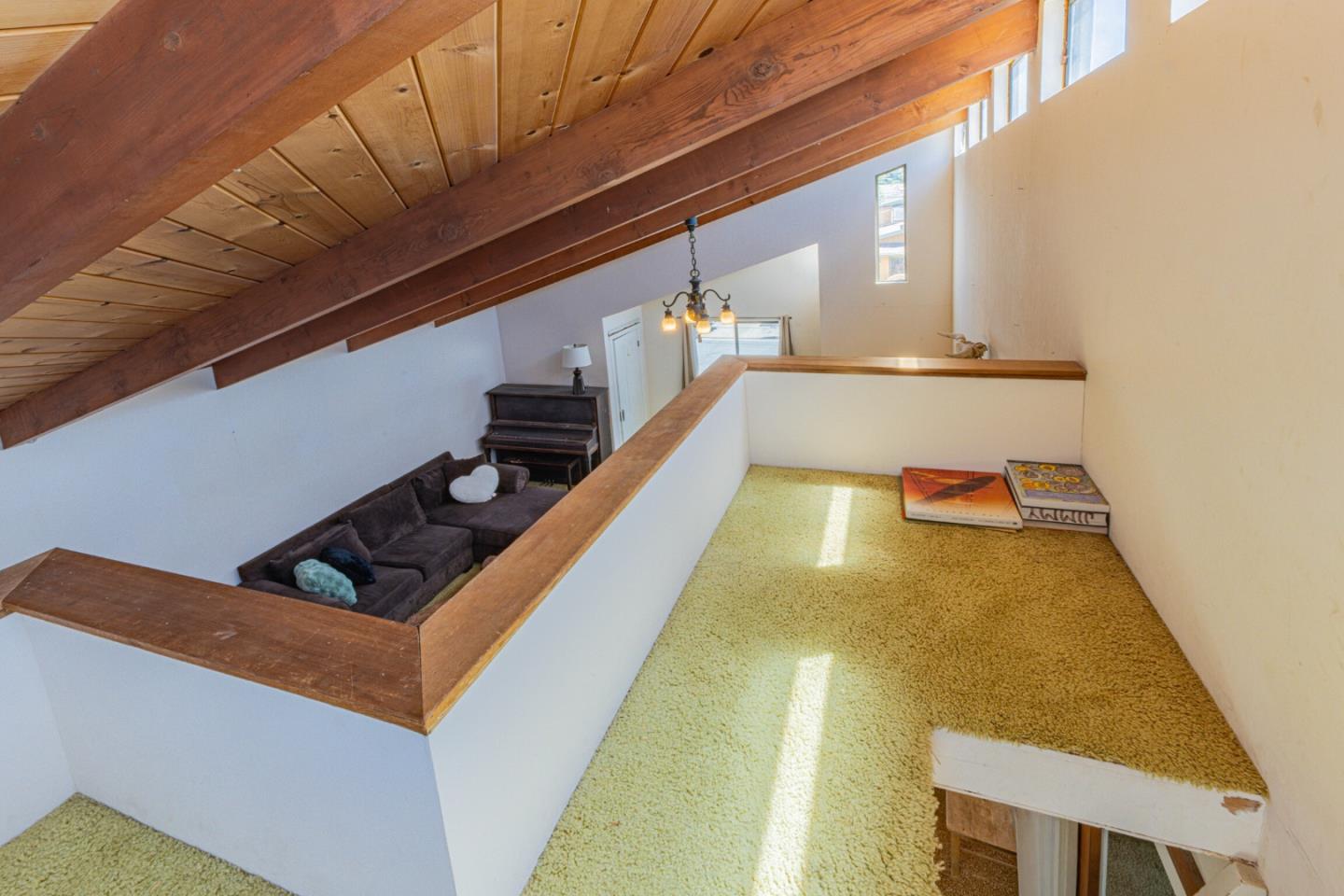 Detail Gallery Image 10 of 33 For 33 Portola Ave, Monterey,  CA 93940 - 4 Beds | 2 Baths