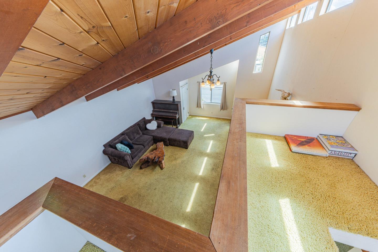 Detail Gallery Image 11 of 33 For 33 Portola Ave, Monterey,  CA 93940 - 4 Beds | 2 Baths