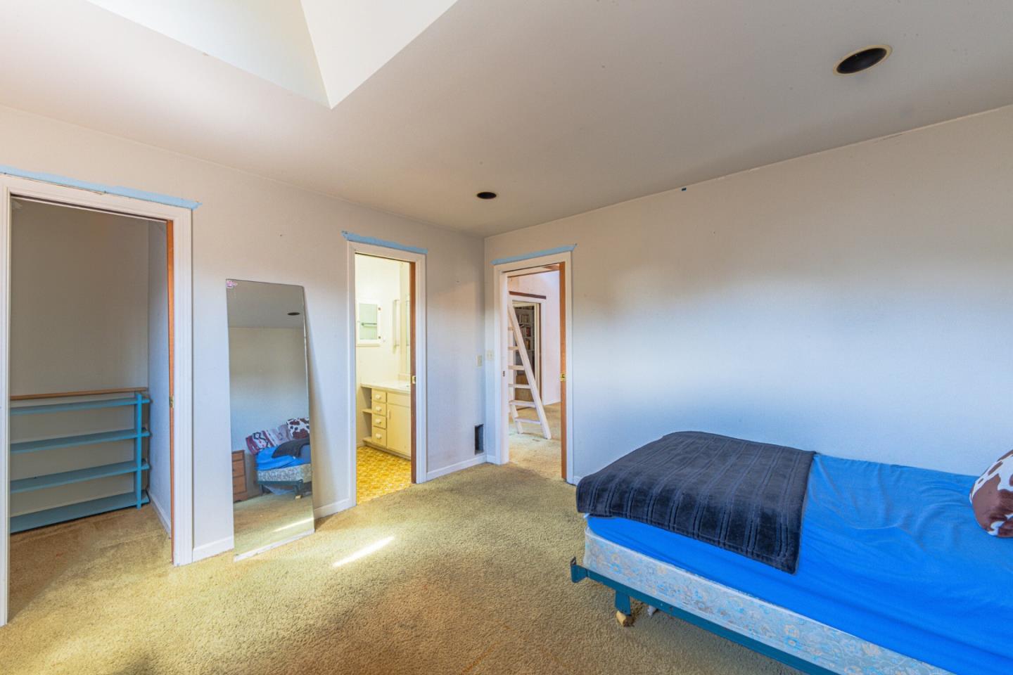 Detail Gallery Image 18 of 33 For 33 Portola Ave, Monterey,  CA 93940 - 4 Beds | 2 Baths