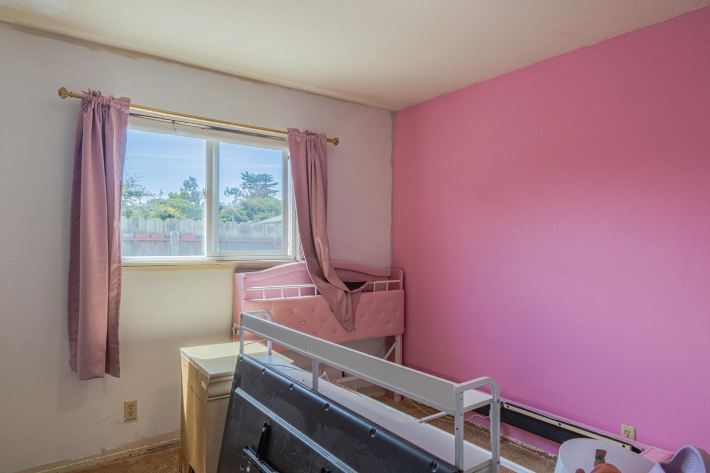 Detail Gallery Image 26 of 33 For 33 Portola Ave, Monterey,  CA 93940 - 4 Beds | 2 Baths