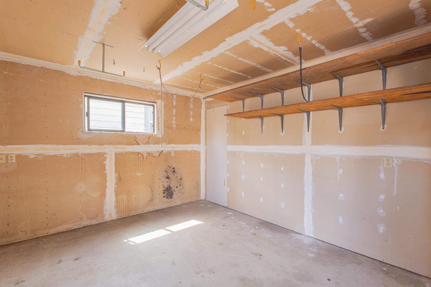 Detail Gallery Image 31 of 33 For 33 Portola Ave, Monterey,  CA 93940 - 4 Beds | 2 Baths