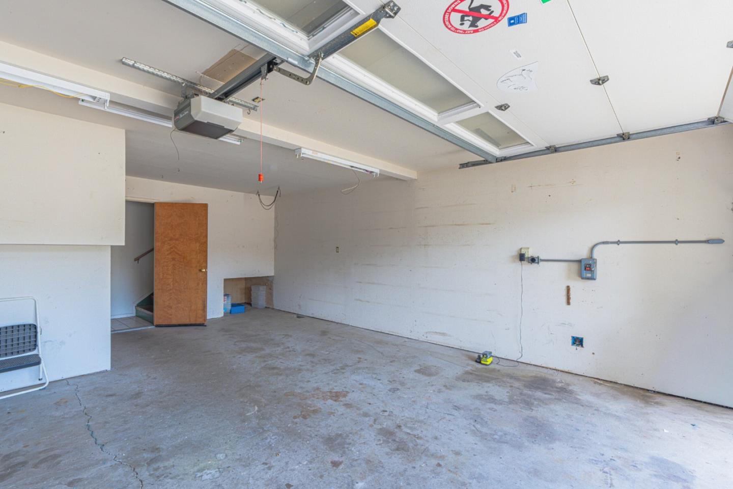 Detail Gallery Image 33 of 33 For 33 Portola Ave, Monterey,  CA 93940 - 4 Beds | 2 Baths