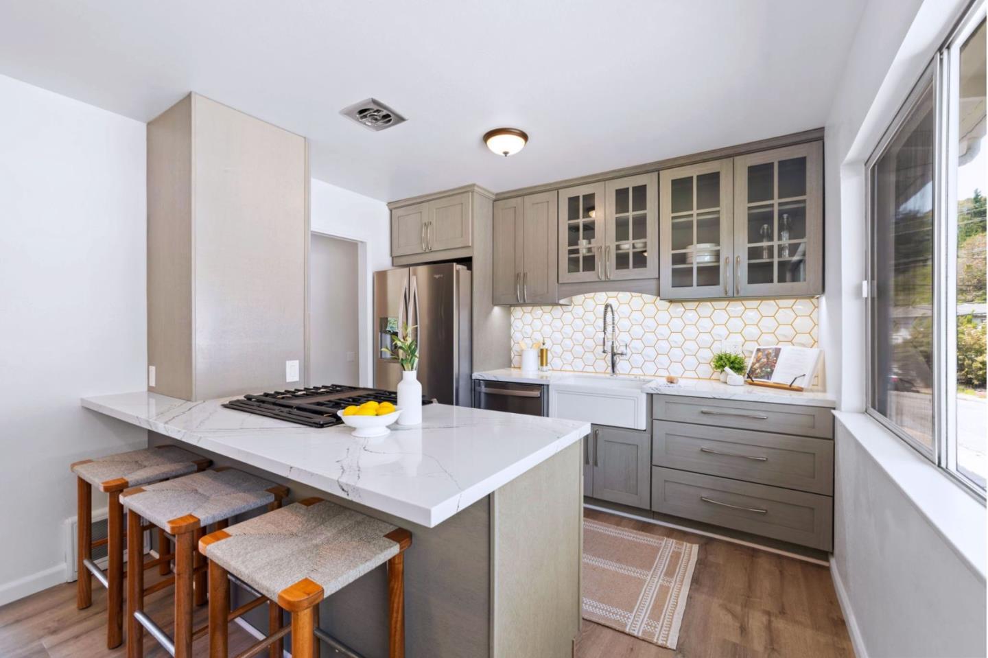 Detail Gallery Image 10 of 47 For 1269 Alicante Dr, Pacifica,  CA 94044 - 3 Beds | 3 Baths