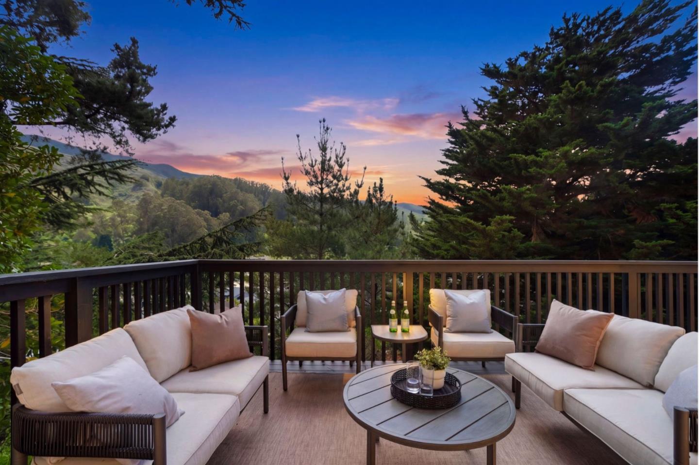 Detail Gallery Image 2 of 47 For 1269 Alicante Dr, Pacifica,  CA 94044 - 3 Beds | 3 Baths