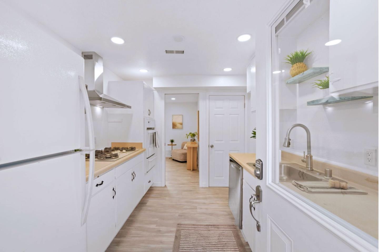 Detail Gallery Image 20 of 47 For 1269 Alicante Dr, Pacifica,  CA 94044 - 3 Beds | 3 Baths