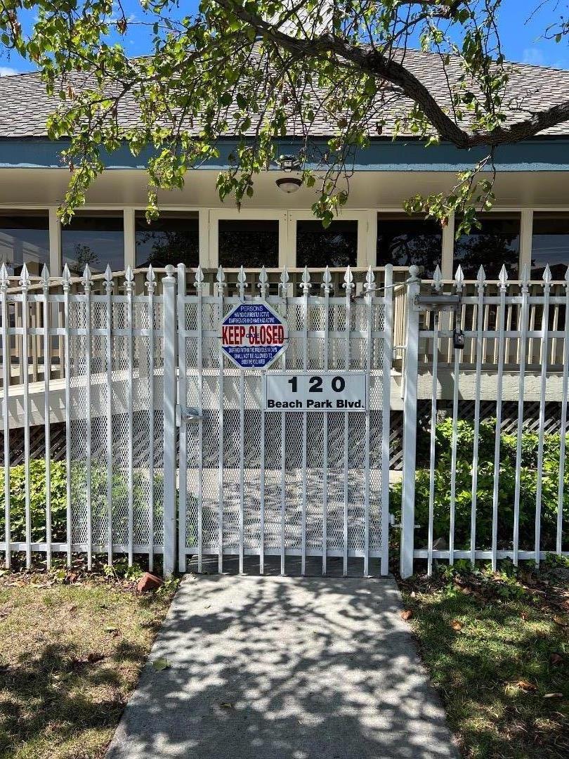 Detail Gallery Image 17 of 21 For 210 Beach Park Blvd, Foster City,  CA 94404 - 3 Beds | 2/1 Baths