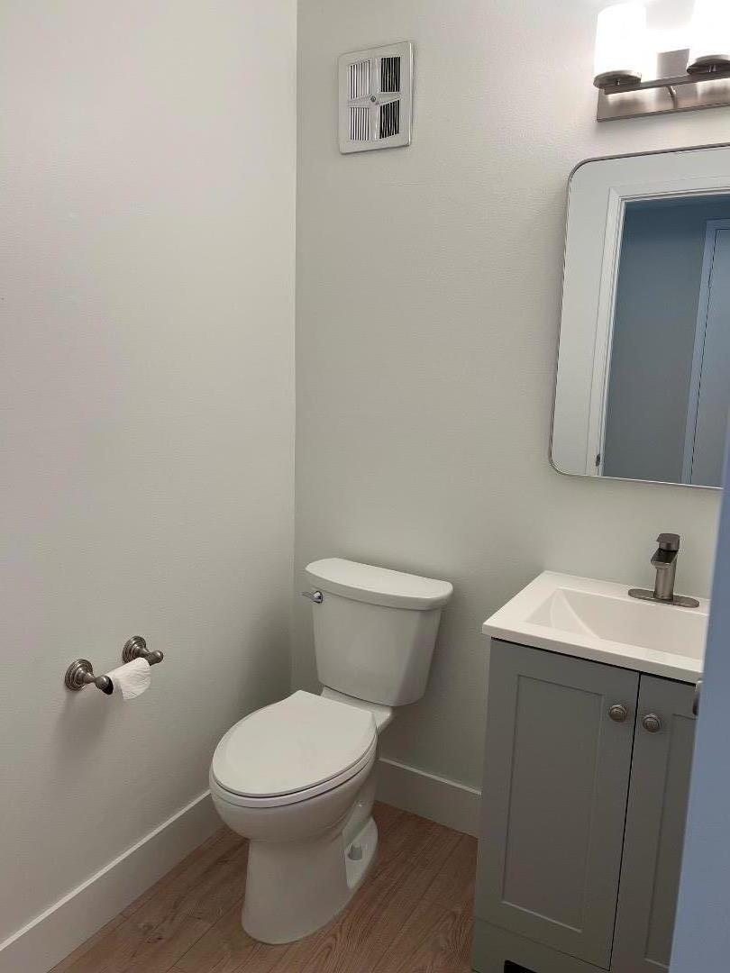 Detail Gallery Image 7 of 21 For 210 Beach Park Blvd, Foster City,  CA 94404 - 3 Beds | 2/1 Baths