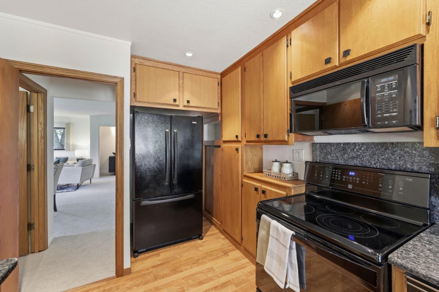 Detail Gallery Image 17 of 41 For 9 Russell Ave, Portola Valley,  CA 94028 - 2 Beds | 2 Baths