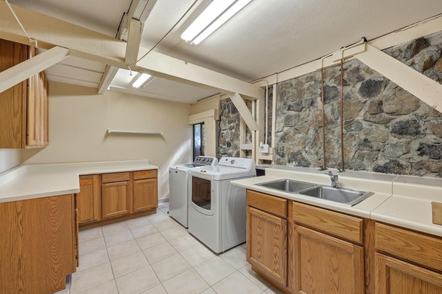 Detail Gallery Image 32 of 41 For 9 Russell Ave, Portola Valley,  CA 94028 - 2 Beds | 2 Baths