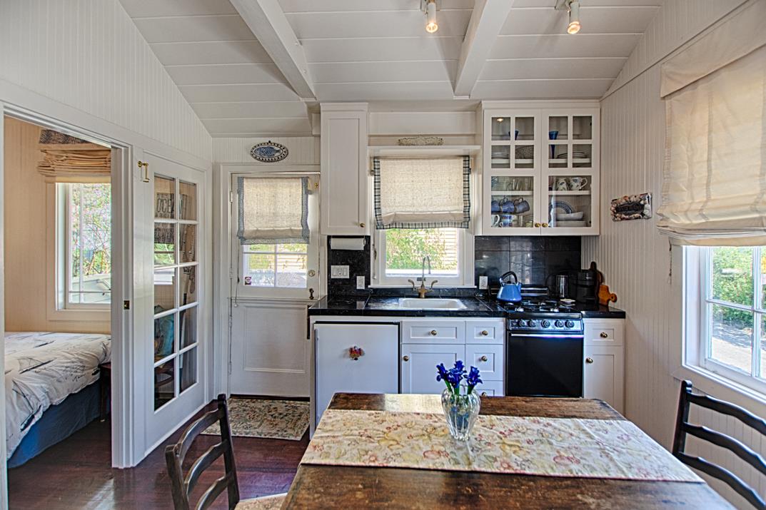 Detail Gallery Image 12 of 29 For Capitola Ave, Capitola,  CA 95010 - 3 Beds | 2 Baths