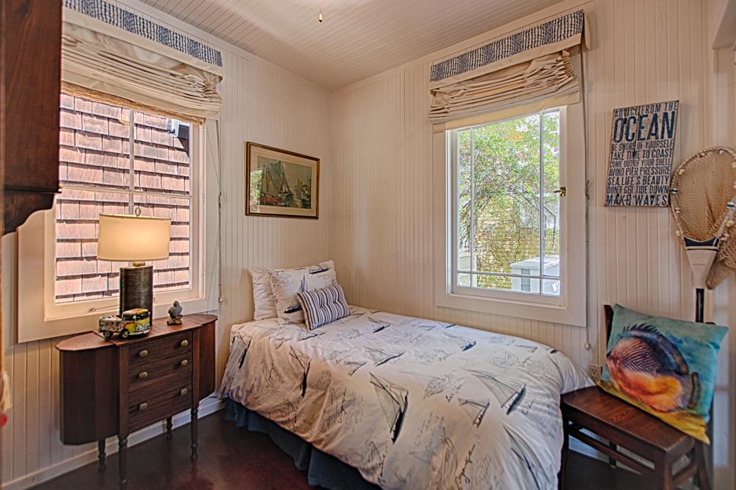 Detail Gallery Image 15 of 29 For Capitola Ave, Capitola,  CA 95010 - 3 Beds | 2 Baths