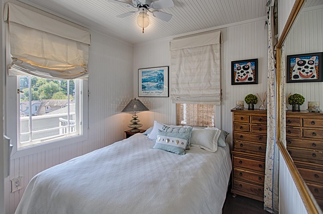 Detail Gallery Image 18 of 29 For Capitola Ave, Capitola,  CA 95010 - 3 Beds | 2 Baths