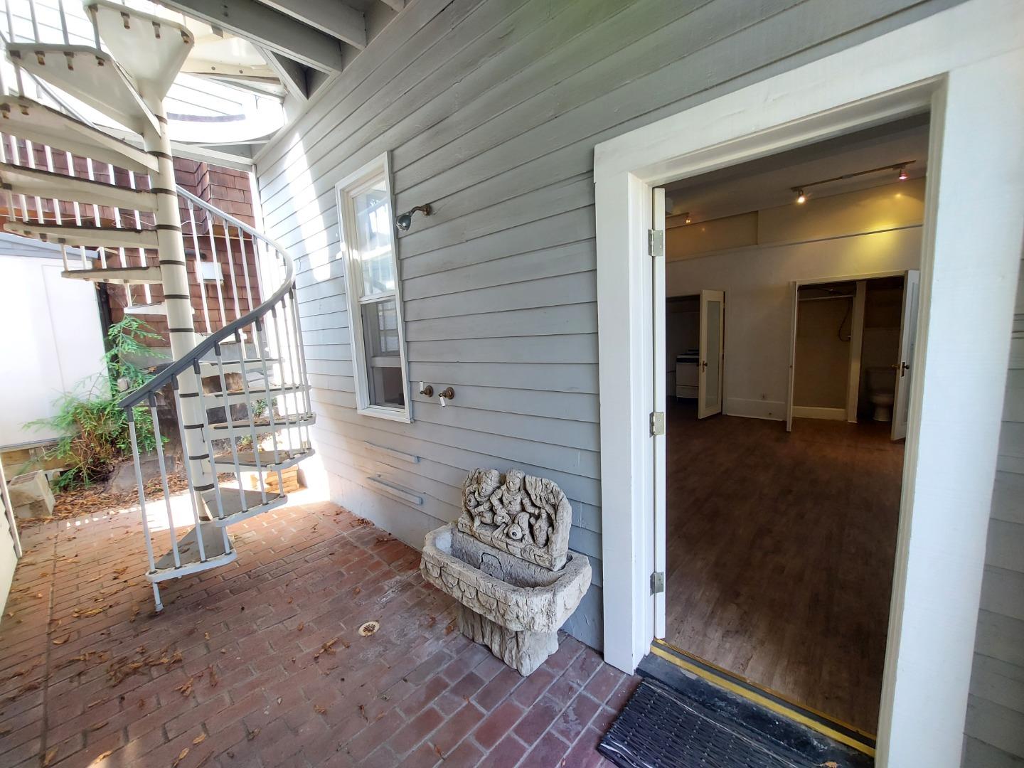 Detail Gallery Image 20 of 29 For Capitola Ave, Capitola,  CA 95010 - 3 Beds | 2 Baths