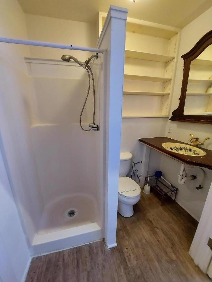 Detail Gallery Image 23 of 29 For Capitola Ave, Capitola,  CA 95010 - 3 Beds | 2 Baths