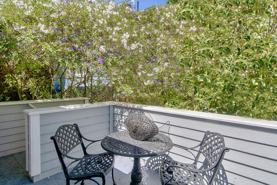 Detail Gallery Image 8 of 29 For Capitola Ave, Capitola,  CA 95010 - 3 Beds | 2 Baths