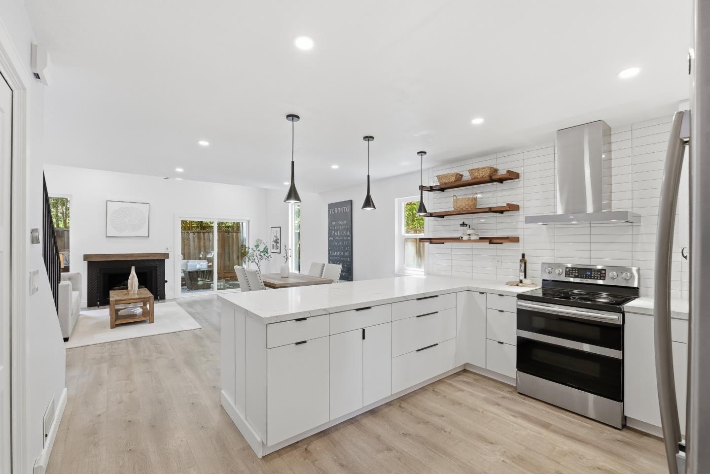 Detail Gallery Image 5 of 39 For 828 Rue Montagne, Campbell,  CA 95008 - 2 Beds | 2/1 Baths