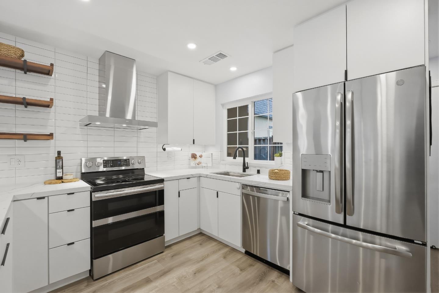 Detail Gallery Image 6 of 39 For 828 Rue Montagne, Campbell,  CA 95008 - 2 Beds | 2/1 Baths