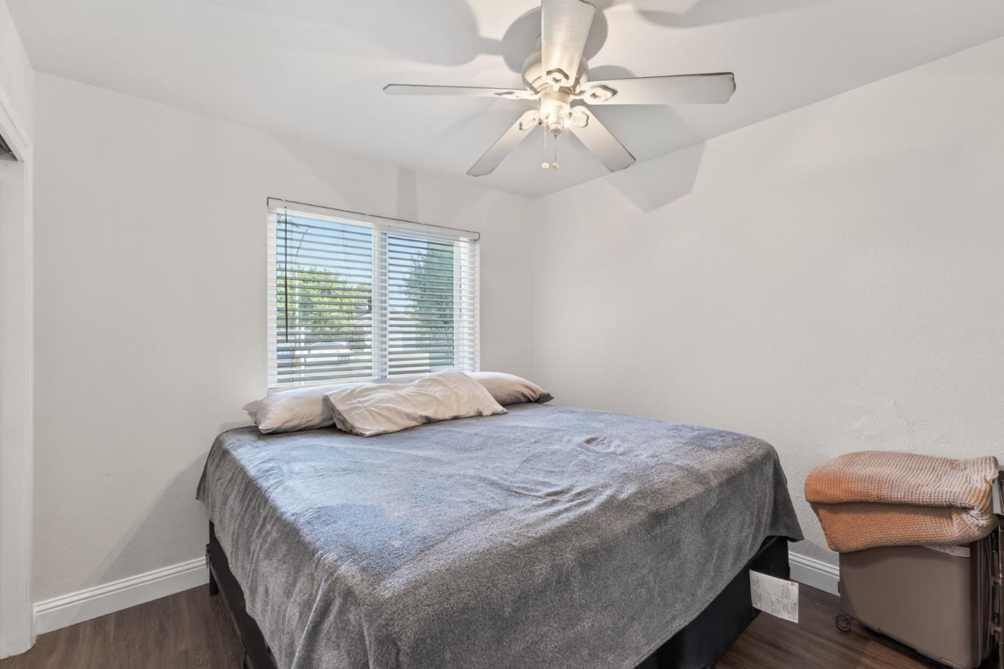 Detail Gallery Image 12 of 21 For 2250 Solitude Ln, Turlock,  CA 95380 - 3 Beds | 2 Baths