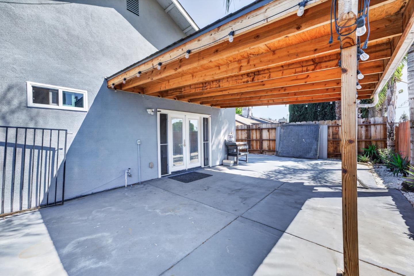 Detail Gallery Image 17 of 21 For 2250 Solitude Ln, Turlock,  CA 95380 - 3 Beds | 2 Baths