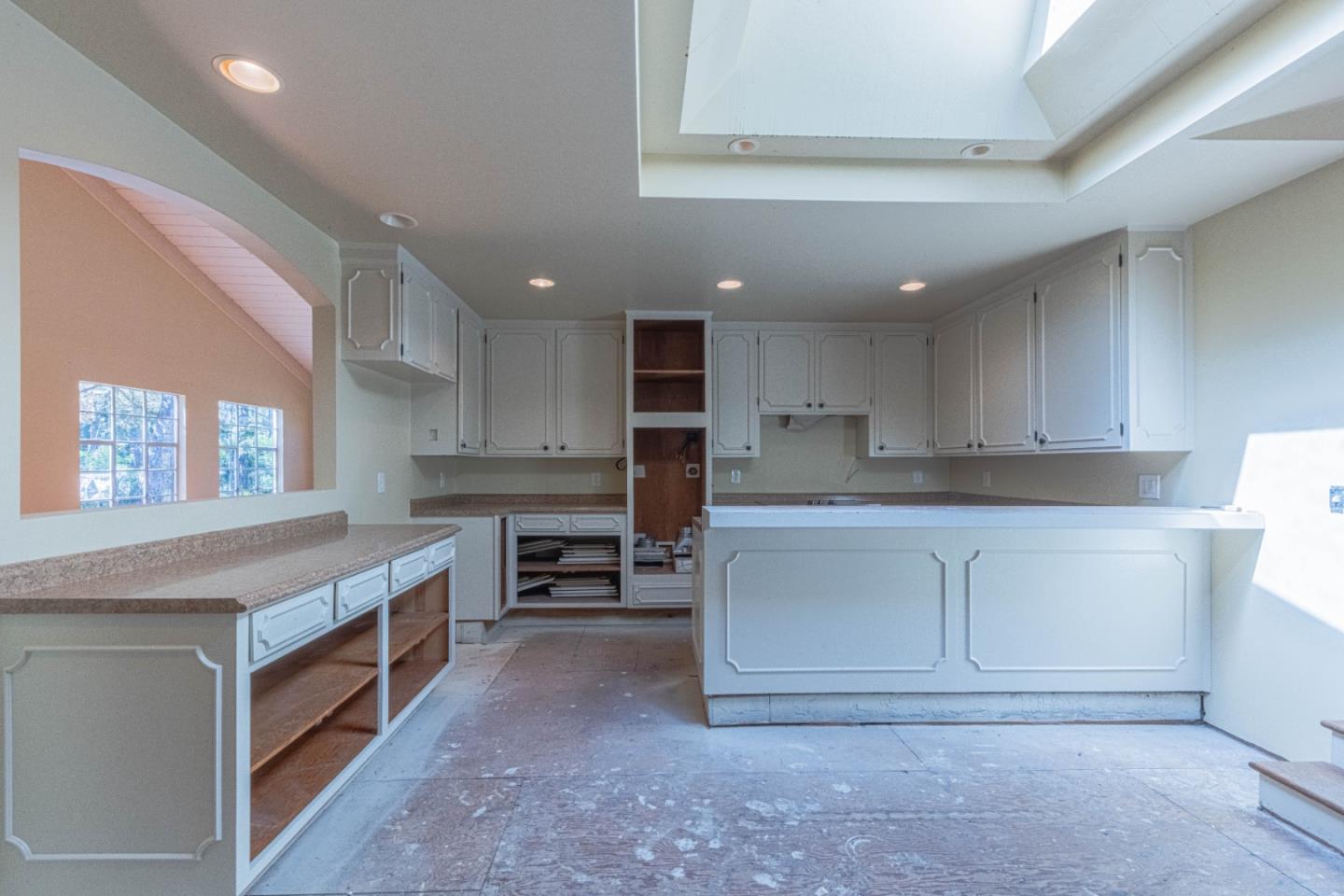 Detail Gallery Image 10 of 33 For 4083 Sunridge Rd, Pebble Beach,  CA 93953 - 4 Beds | 2/1 Baths